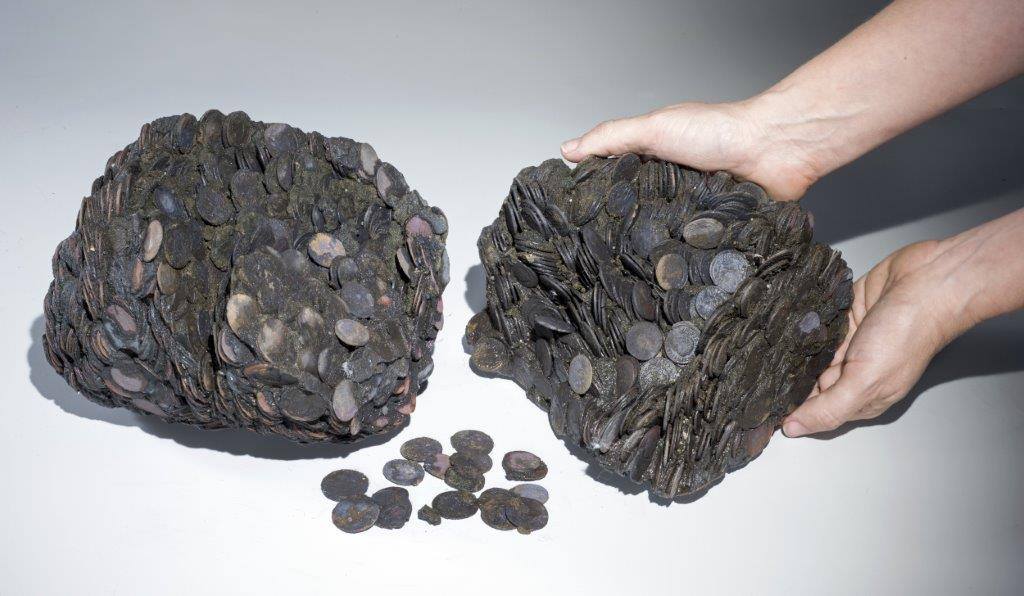 The artifacts that were found by two divers in Caesaria. (Photo: Israel in the USA/Facebook)