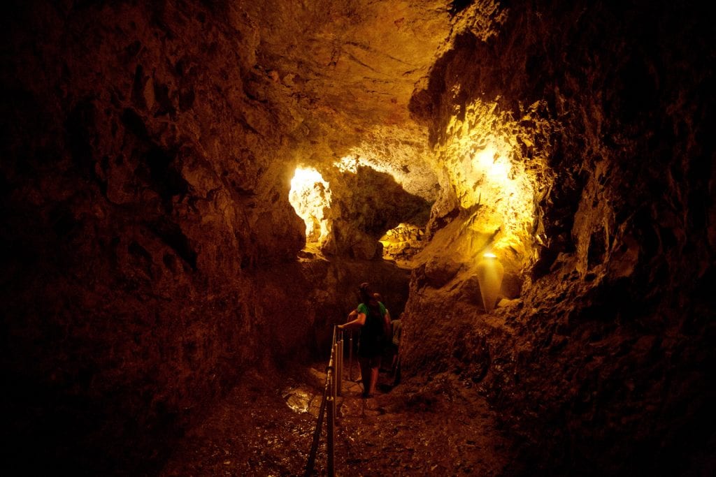 A tunnel under the City of David in Jerusalem. (Photo: Wikimedia Commons)