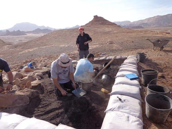 The excavation of a metallurgical workshop at Timna site. (Photo: Central Timna Valley Project – TAU/JNi Media)