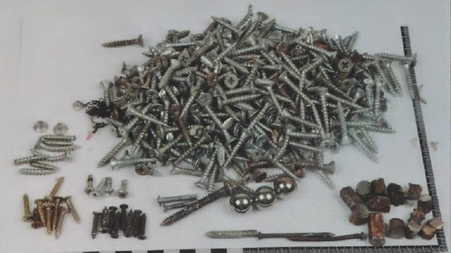 Shrapnel from inside the bomb (Photo: Shin Bet)