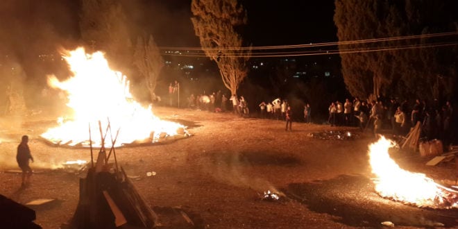 Traditional bonfire lit for the Jewish holiday of Lag Ba’omer on Mount Zion, Jerusalem 25.5.16 (Photo: Elron Zabatani/TPS)