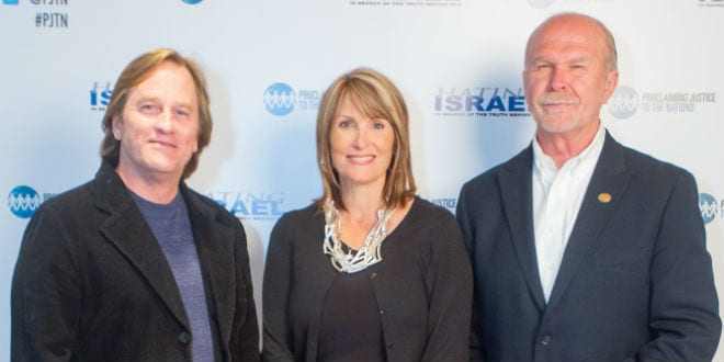 Laurie Cardoza-Moore (center), president and founder of Proclaiming Justice to the Nations, stands beside husband Stan Moore (right) and American comedian Brad Stine (left) before the Premier of “HATING ISRAEL- IN SEARCH OF THE TRUTH BEHIND BDS", at Jerusalem's Cinematheque, June 8, 2016. (Photo Credit: Aharon Hyman Photography/TPS)