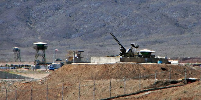 Anti-aircraft guns guarding the Natanz Nuclear Facility in Iran. (Photo: Hamed Saber/ Wiki Commons)