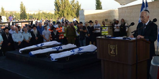 Shimon Peres eulogizes Eyal, Gilad and Naftali as their flag draped bodies rest nearby. (Photo: GPO)